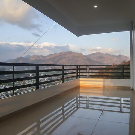 Oyo 30488 Satkar Hotel Pithorāgarh Kültér fotó