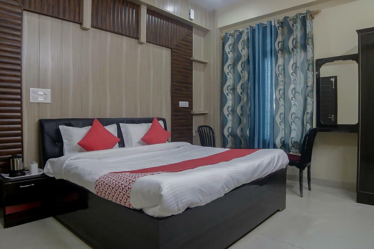 Oyo 30488 Satkar Hotel Pithorāgarh Kültér fotó