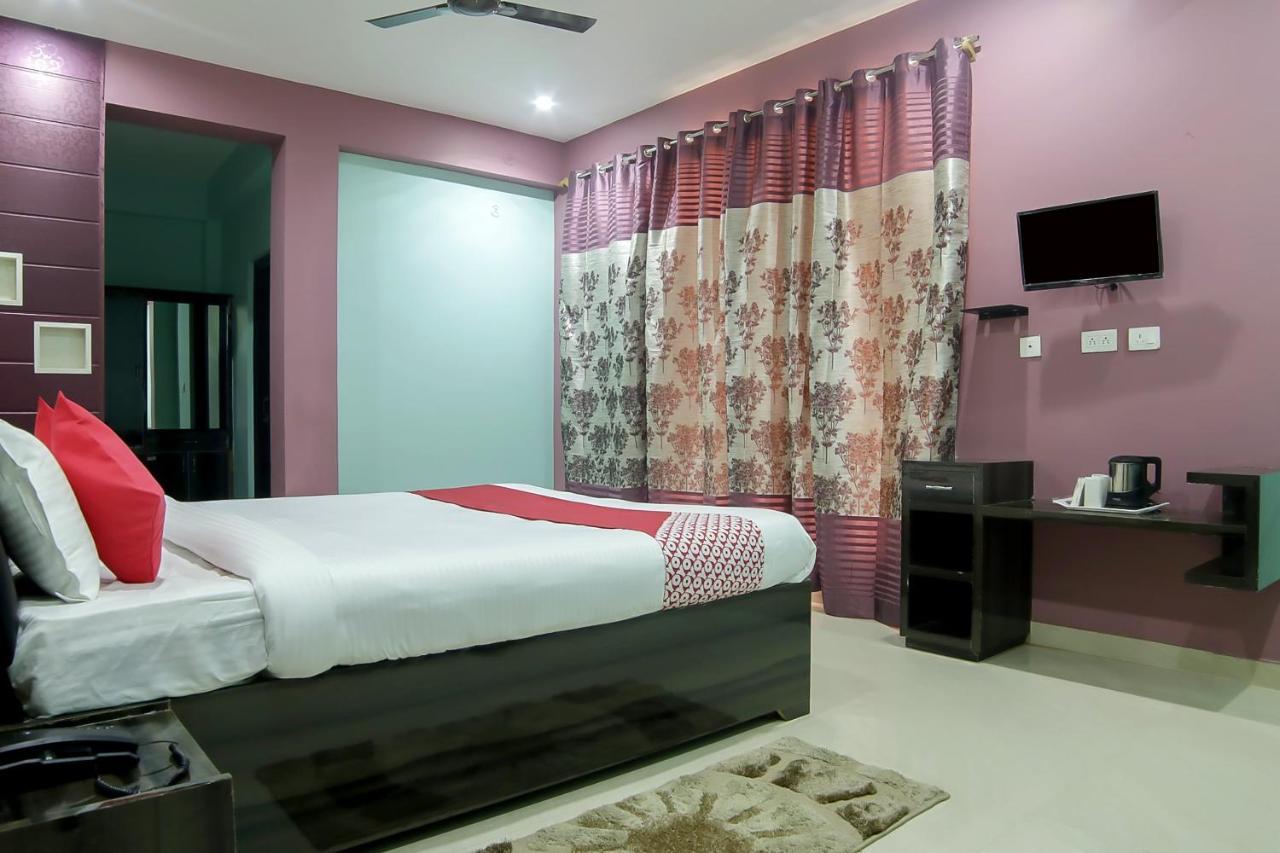 Oyo 30488 Satkar Hotel Pithorāgarh Kültér fotó