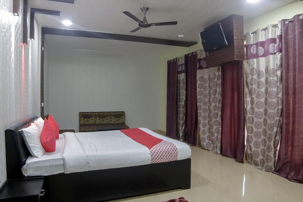 Oyo 30488 Satkar Hotel Pithorāgarh Kültér fotó